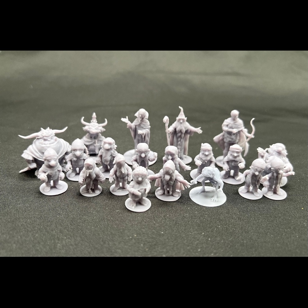 The Hobbit Tabletop Miniature Set - Light Gray Fantasy Characters